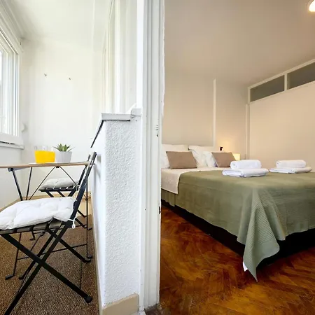 With Balcony In شقة