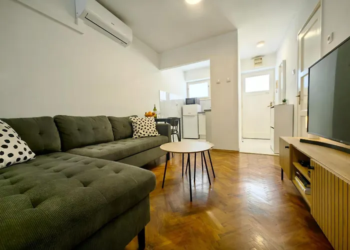 With Balcony In 아파트 *