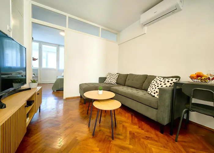 With Balcony In 아파트 스플리트