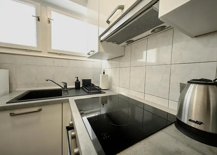 아파트 With Balcony In *